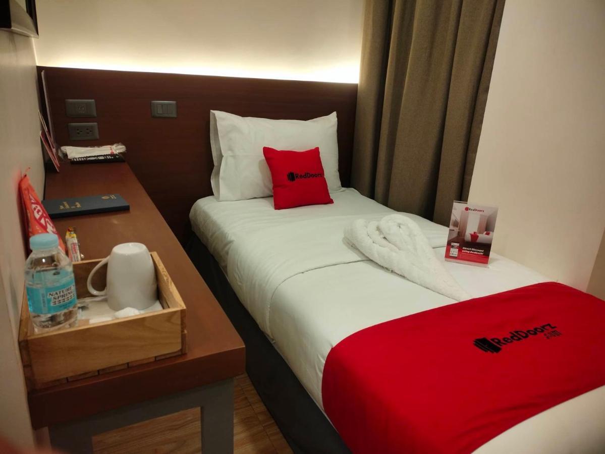 Reddoorz Plus @ Toshiko Boutique Hotel Koronadal City Екстериор снимка